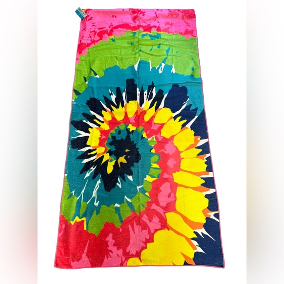 Accessories - Groovy Tye Dye Beach Towel/Tapestry.  CL/GR 07